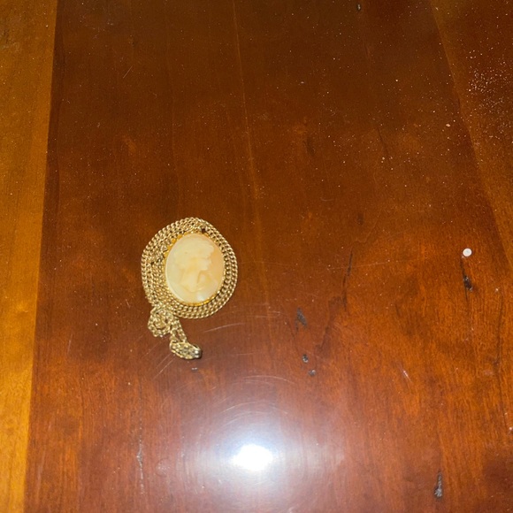 Peach Pendant w/ chain. - Picture 9 of 10